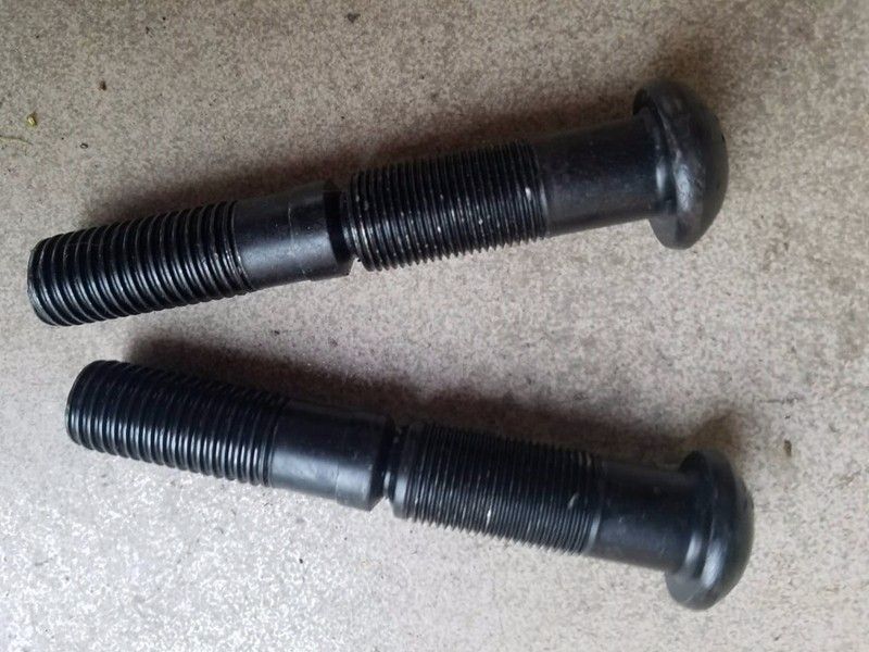 铆钉枪即将铆钉的夹紧段环槽钉杆拉紧环槽铆钉