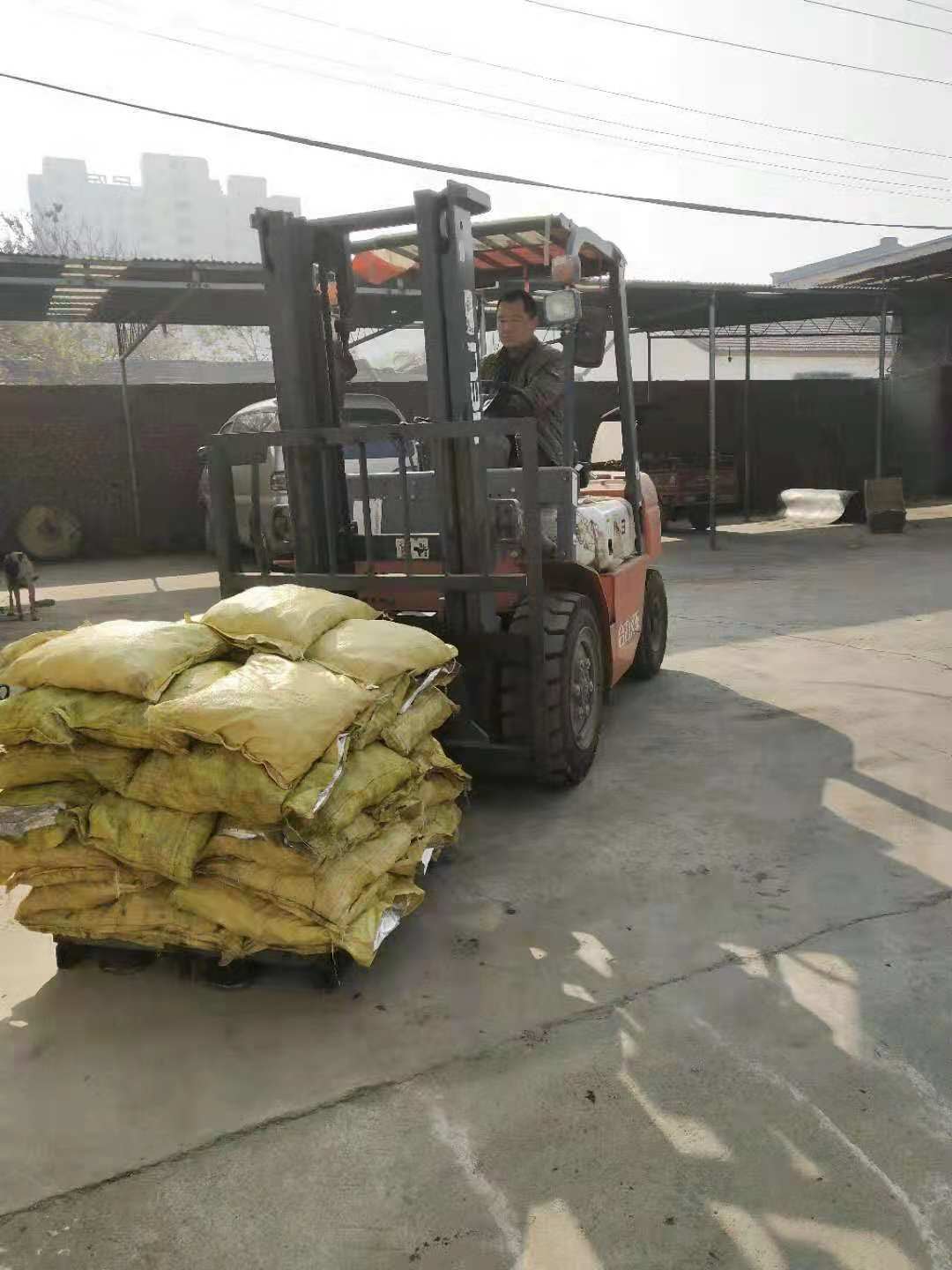 环槽铆钉发货现场